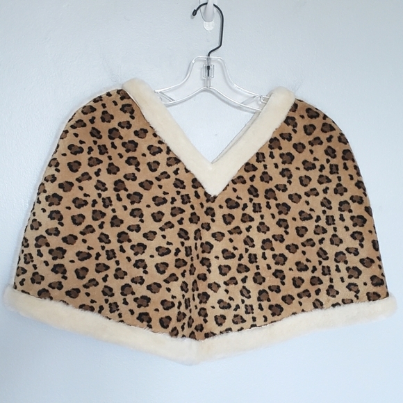 Widgeon Faux Fur Leopard Cheetah Poncho Girls L - Picture 1 of 8